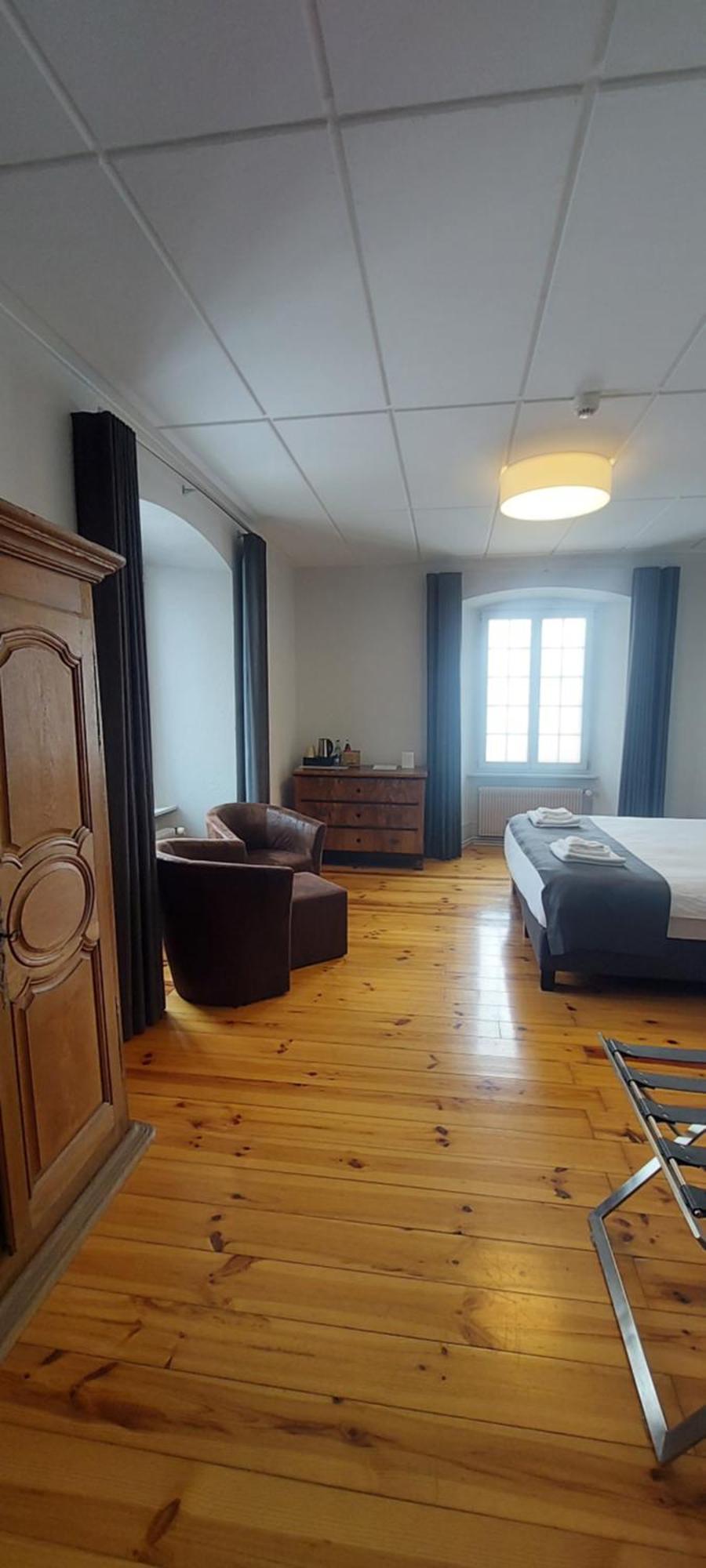 Auberge De Bellelay Restaurant Chez Aron Balde Екстериор снимка